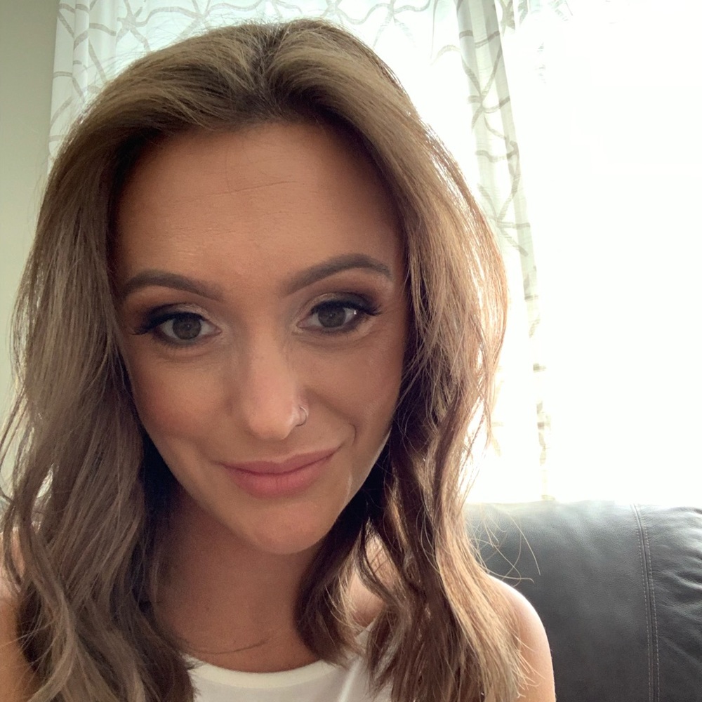 Meet your Posher, Danielle